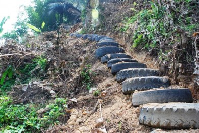 uses for used tires, tire gardening, tire stairs, permaculture, sustainable agriculture